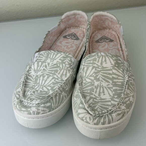 Women's Patterned Loafers - Picture 8 of 15